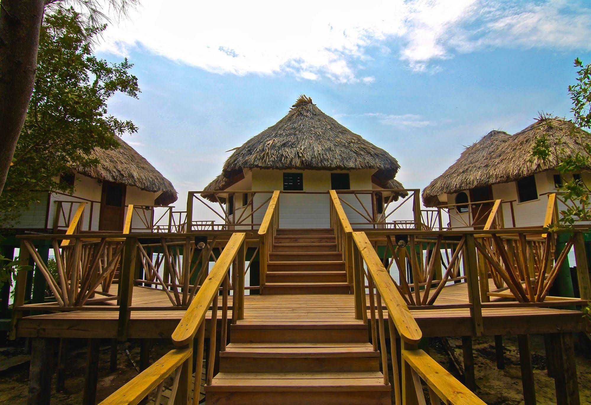 Thatch Caye Resort A Muy'Ono Resort Hopkins Extérieur photo